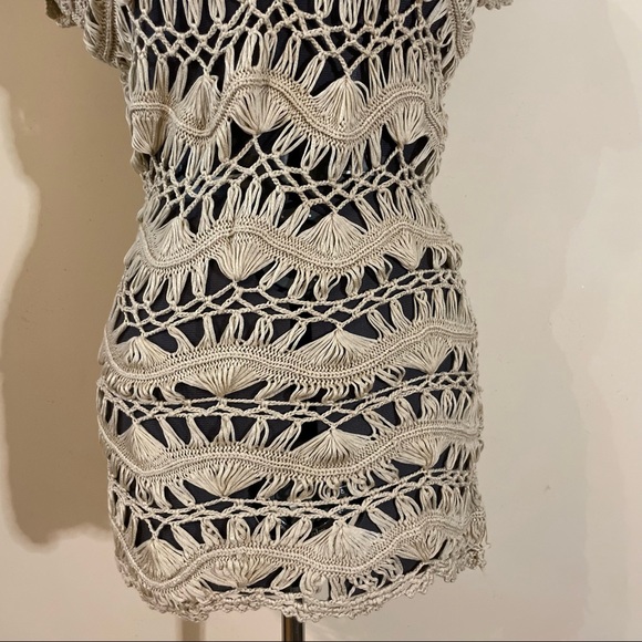 2/$25 Forever 21 Short Sleeve Nude Crochet Tunic Size Small - Picture 7 of 15